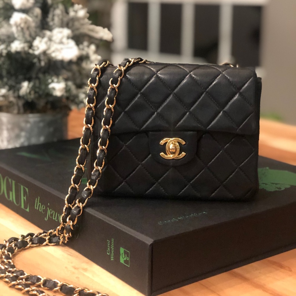 Vintage CHANEL Classic Mini Square 7 Bag🖤